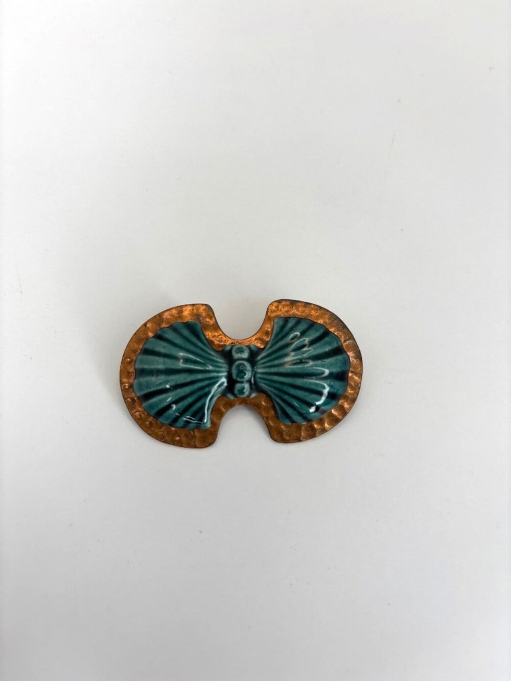 Vintage Art Deco Bow Style Brooch Hammered Brass & Turquoise Ceramic